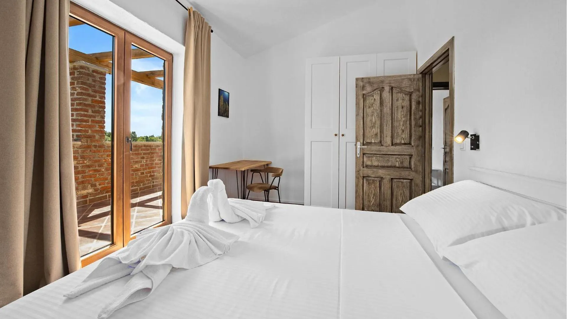 Beautiful Home In Cabrunici With Kitchen Holiday home