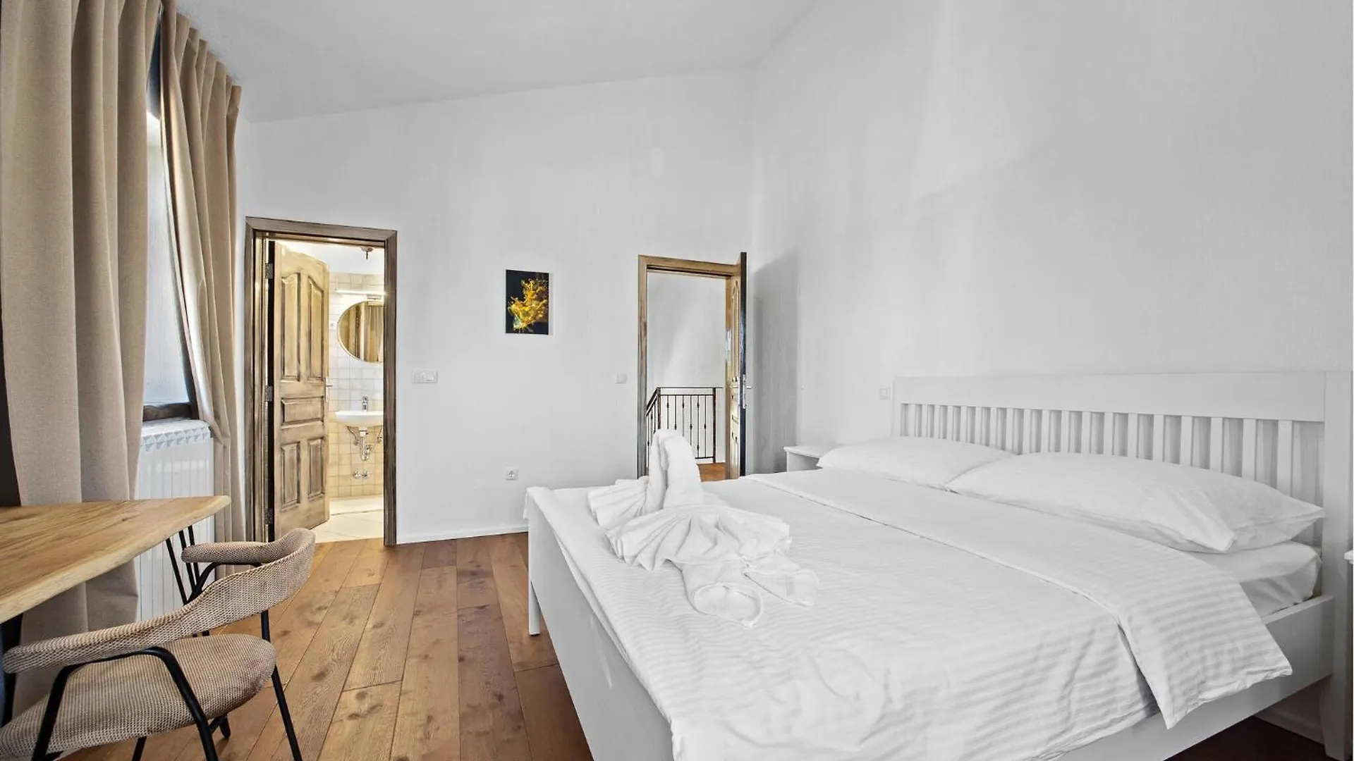 Beautiful Home In Cabrunici With Kitchen 0*,