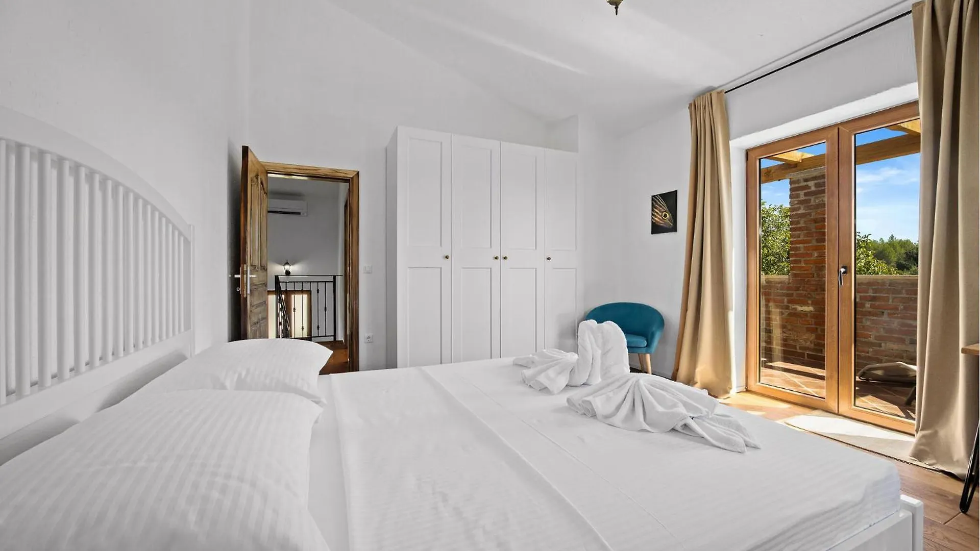 Beautiful Home In Cabrunici With Kitchen Holiday home