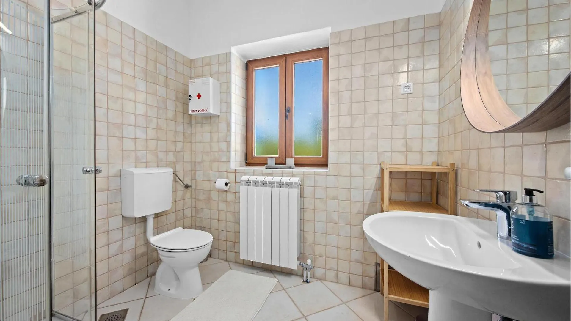 Holiday home Beautiful Home In Cabrunici With Kitchen