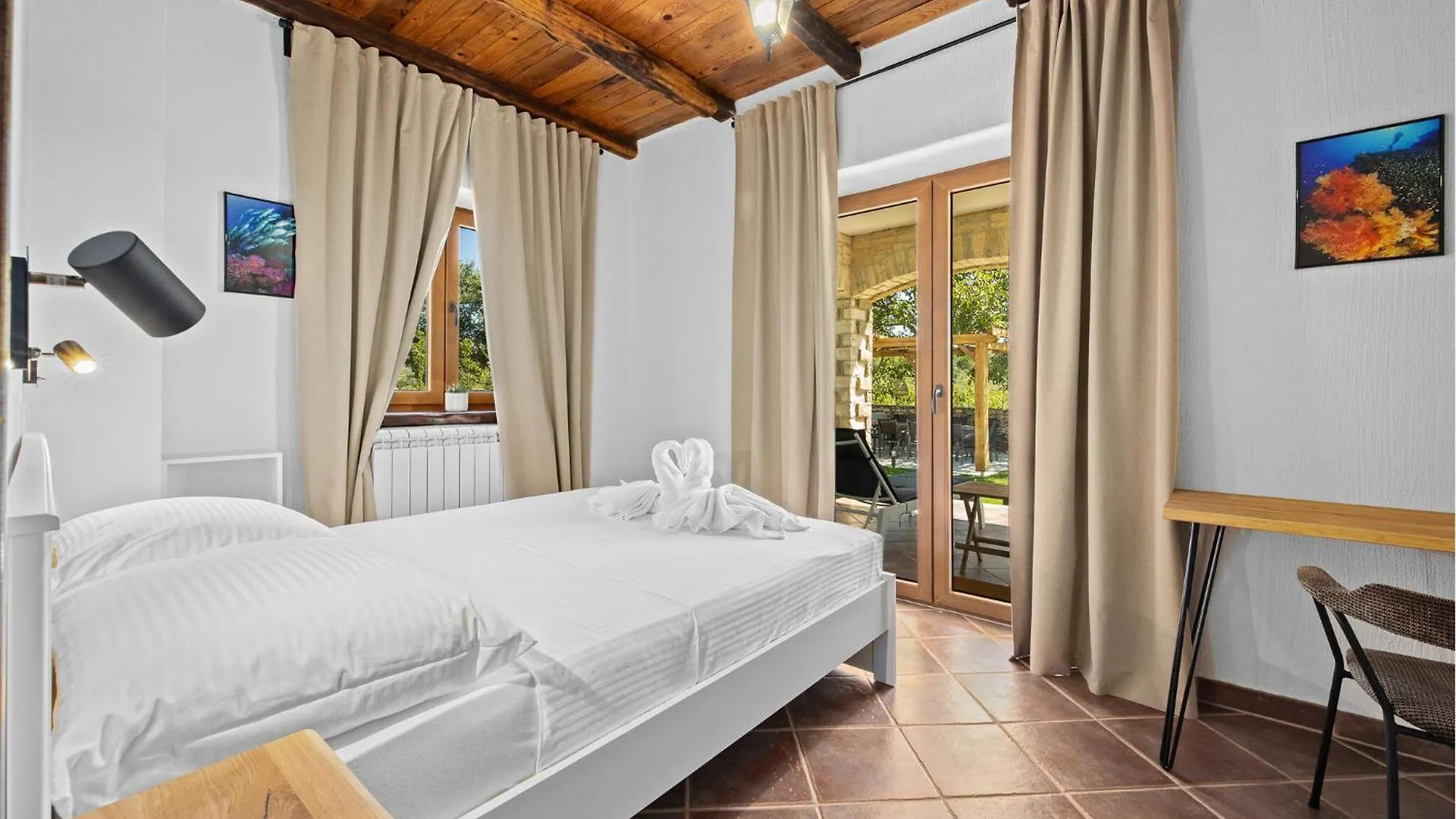 Beautiful Home In Cabrunici With Kitchen Holiday home