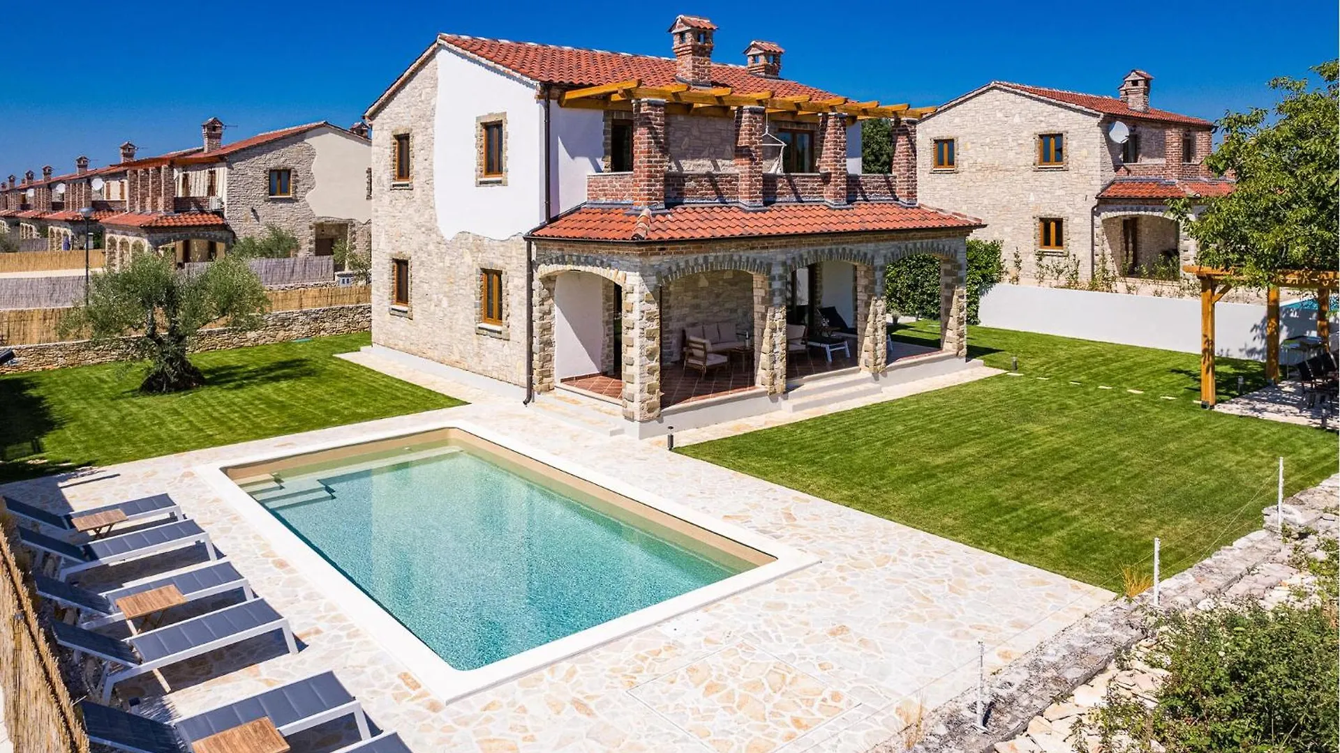 Beautiful Home In Cabrunici With Kitchen 0*,