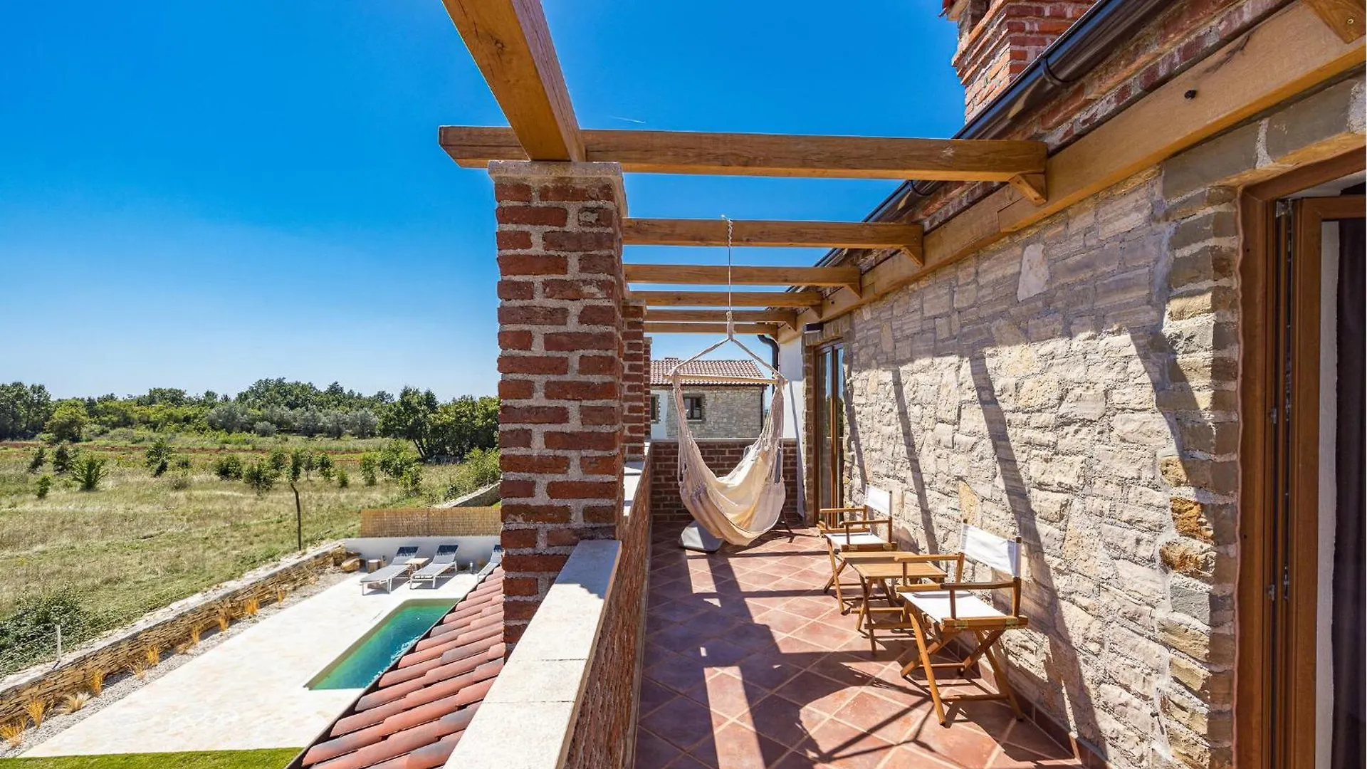 Beautiful Home In Cabrunici With Kitchen