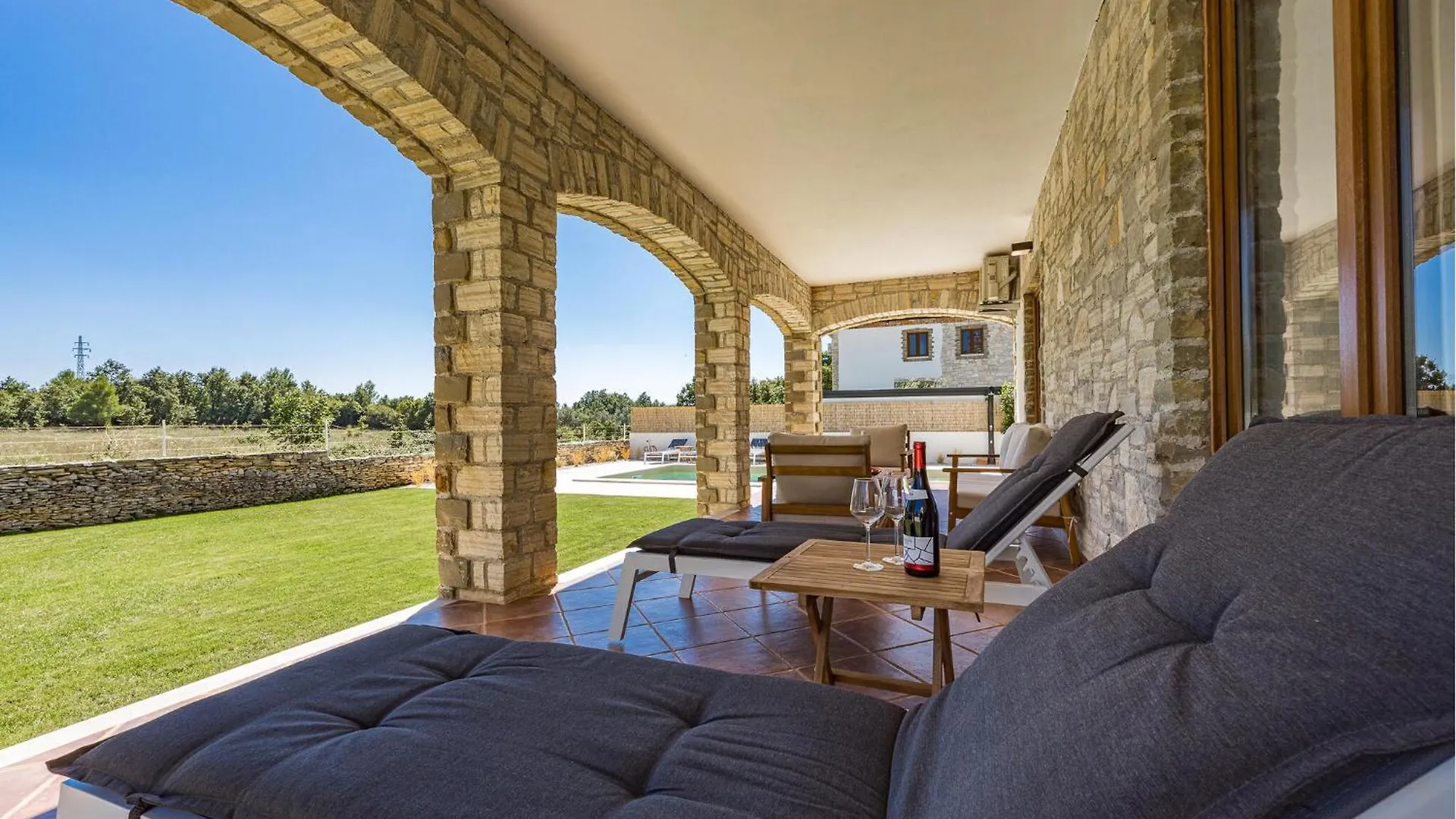 Holiday home Beautiful Home In Cabrunici With Kitchen