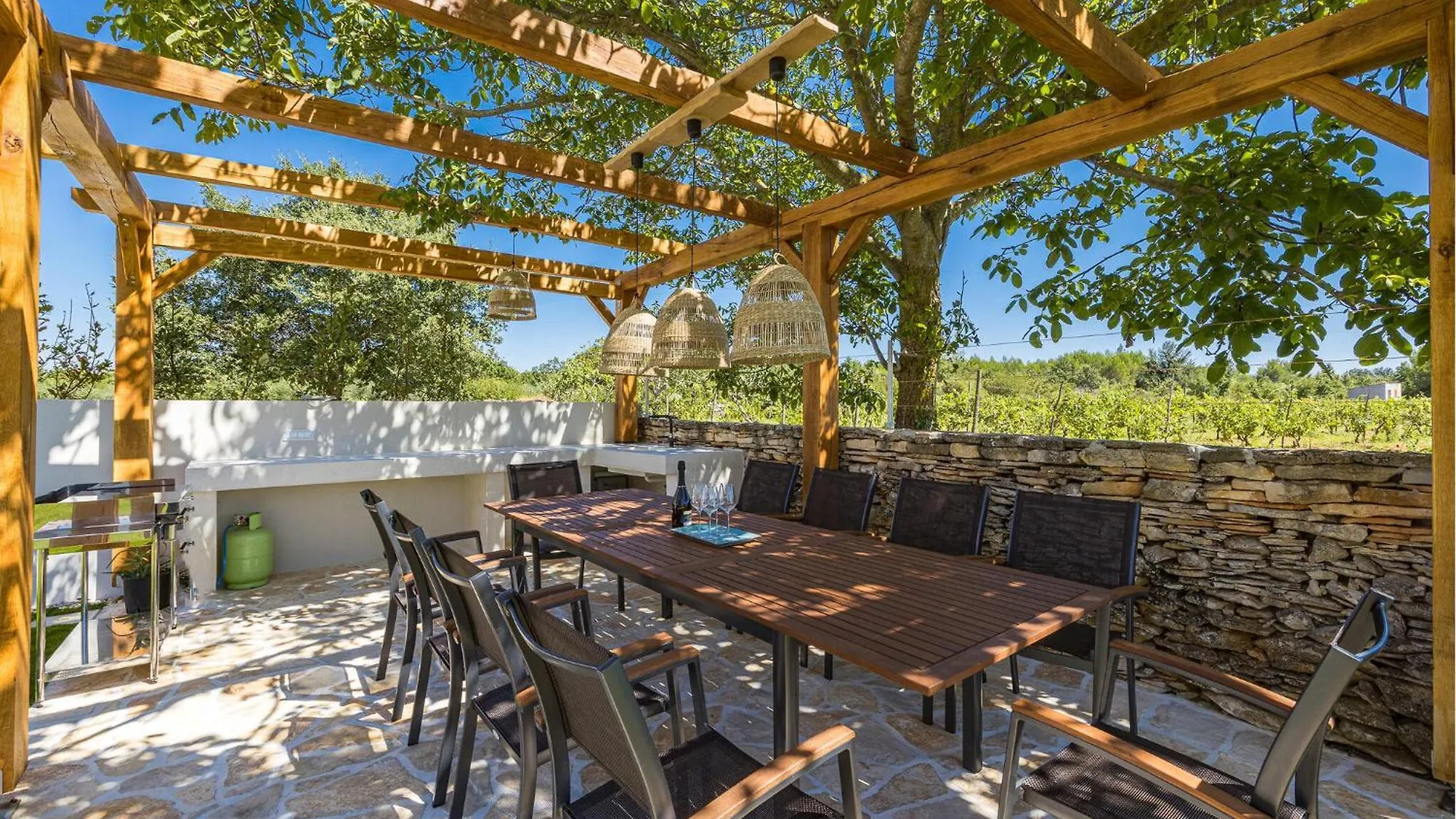 Holiday home Beautiful Home In Cabrunici With Kitchen Croatia